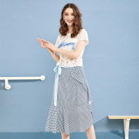 美丽衣橱字母蕾丝上衣不规则雪纺碎花裙子两件套2019新款套装潮