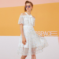 美丽衣橱蕾丝碎花裙女2019夏新款时尚百搭小清新韩范洋气连衣裙