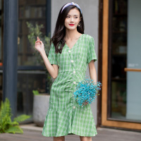 美丽衣橱荷叶边休闲连衣裙女短袖V领格子中裙收腰显瘦2021夏装