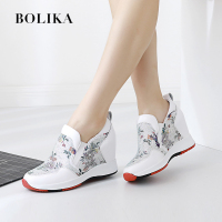 柏丽卡内增高女鞋春季2018新款韩版水钻百搭松糕鞋女厚底休闲鞋女