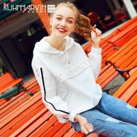 库恩玛维2018春装新款休闲连帽卫衣白色运动风上衣女学生套头外套