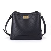 dubaolu/都宝路2020新款简约菱格方扣斜挎包水桶包单肩包百搭女包