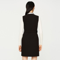 爱居兔女装经典黑色收腰设计无袖连衣裙