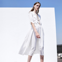 爱居兔2019夏季女装简约白色收腰中长款中袖连衣裙