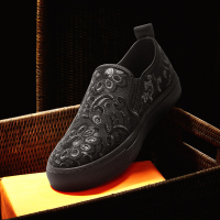 维界2018秋季新款时尚乐福鞋一脚蹬懒人鞋青年中国风绣花轻质男鞋