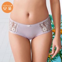 安莉芳旗下安朵细腻丝滑舒适包臀中高腰三角蕾丝内裤女H29761