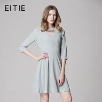 EITIE爱特爱旗舰店女装夏季简约七分袖V领高腰显瘦修身连衣裙