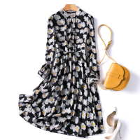 恒源祥碎花连衣裙女早春新款小雏菊清新雪纺裙子拼接蕾丝V领长裙