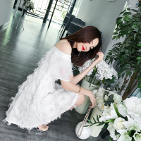 2018夏装新款一字肩吊带流苏收腰A字连衣裙