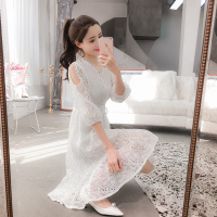 2018夏季温柔露肩收腰蕾丝白色连衣裙