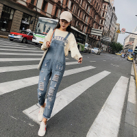 2018秋季新款学生带裤韩版宽松显瘦破洞九分牛仔背带裤女