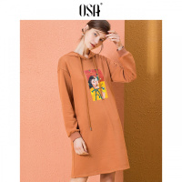 OSA欧莎2018秋冬新款连帽宽松休闲印花中长款卫衣连衣裙女