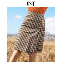 OSA欧莎2018冬装新款女装 简约修身纽扣襟格子半身裙