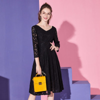 依尚街区蕾丝钩花镂空连衣裙女2018秋新款V领长袖韩版潮流A字裙
