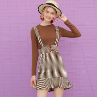 依尚街区俏皮套装女2018新款时尚百搭圆领长袖高腰荷叶边套装