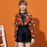 依尚街区红同款衬衫女2019春新款时尚甜美印花系带荷叶边上衣