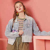 依尚街区牛仔外套女2019春新款bf原宿学生字母破洞款式显瘦上衣