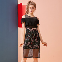 依尚街区俏皮露肩连衣裙女2019新款时尚甜美碎花褶皱高腰裙子潮