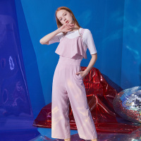 依尚街区时尚潮流套装女2019新款气质优雅高腰直筒背带裤两件套