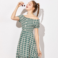 依尚街区连衣裙女格纹收腰显瘦百搭一字领田园风小清新中长裙潮