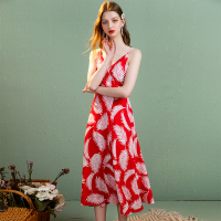 依尚街区V领连衣裙女夏季新款收腰显瘦性感沙滩裙度假中长连衣裙