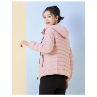 千仞岗2018秋新款轻薄羽绒服女短款时尚修身连帽羽绒服239071