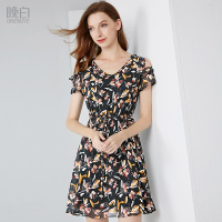 晚白 新款V领露肩短袖A摆修身雪纺印花通勤气质连衣裙