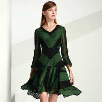 2019春装新款蕾丝连衣裙女长袖V领包臀鱼尾裙性感修身显瘦时尚韩版复古文艺