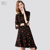 晚白2019夏季新品时尚休闲通勤印花喇叭袖A字不规则雪纺连衣裙女