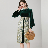 晚白2020秋冬新品时尚简约复古丝绒裙修身显瘦包臀裙半高领连衣裙女