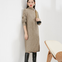 晚白2021春新品简约通勤高领长袖休闲宽松纯色毛衣裙针织连衣裙女