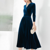 晚白2021春季新品时尚典雅纯色V领修身高腰A字丝绒裙连衣裙女