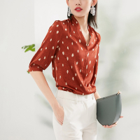 晚白2021春季新品时尚简约百搭V领休闲印花套头碎花衬衫衬衣女