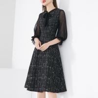 晚白2021春季新品淑女修身减龄格子系带领高腰A字通勤连衣裙女