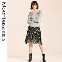 Moonbasa/梦芭莎 时尚摩登优雅落肩公主袖绣花圆领套头卫衣