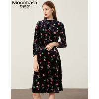Moonbasa/梦芭莎 时尚优雅简约束橡筋浪漫花朵丝绒印花连衣裙