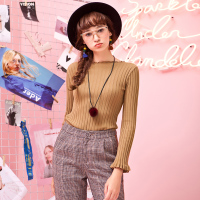 日韩时尚新颖百搭宽坑条同色密边小波浪领设计毛衣