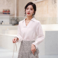高梵(GOLDFARM)白衬衫女设计感小众韩版上衣2019春夏新款V领喇叭袖衬衣长袖