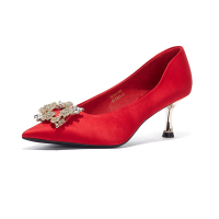 St&Sat/星期六新款扣饰婚鞋尖头细跟高跟浅口单鞋SS03111099