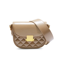 aza菱格斜挎包2019新款法国小众包包洋气高级感宽肩带小香风女包