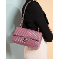 Makko羊皮V字格绣纹斜挎包