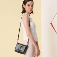 Makko牛皮复古插扣翻盖斜挎小包