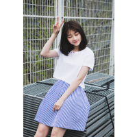 MolaLuna2018夏季新品韩版字母印花短款学院短袖T恤女士