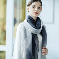 宏达HONDAR 秋冬款优雅双色渐变双层保暖真丝羊毛围巾送礼袋 WJ763A