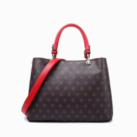 梅赛德斯-奔驰(Mercedes-Benz)女士使用手提单肩斜挎包