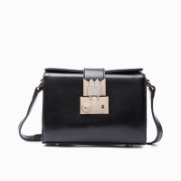 梅赛德斯-奔驰(Mercedes-Benz)女士卡扣单肩斜挎包