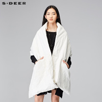 sdeer圣迪奥2018冬装黑白两色写意立体绣花鸭绒披肩马甲S17461664