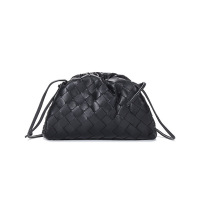 BOTTEGA VENETA BV 葆蝶家 女士皮革POUCH系列编织单肩斜挎包手拿包迷你款 585852 VCPP1