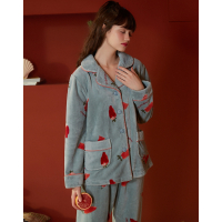 双面珊瑚绒印草莓国民领女套装