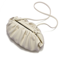 第九城（V.NINE） 包包女2019新款时尚云朵斜挎包百搭小香风单肩包褶皱饺子包